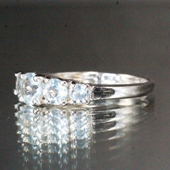 Contemporary QVC Sterling Silver Hallmarked Light Blue Topaz Five Stone Ring - Picture 4 of 7